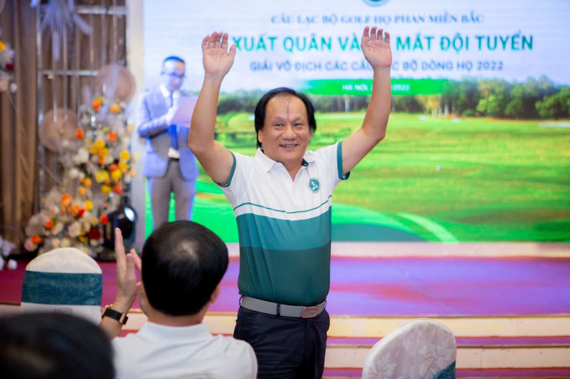 Chủ tịch CLB ông Phan Anh Tú phát biểu