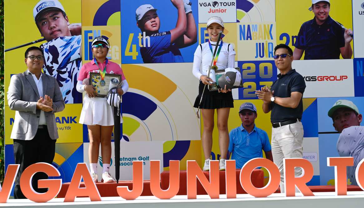 Trao giải bảng U18 nữ - VGA Junior Tour Final Leg 2023